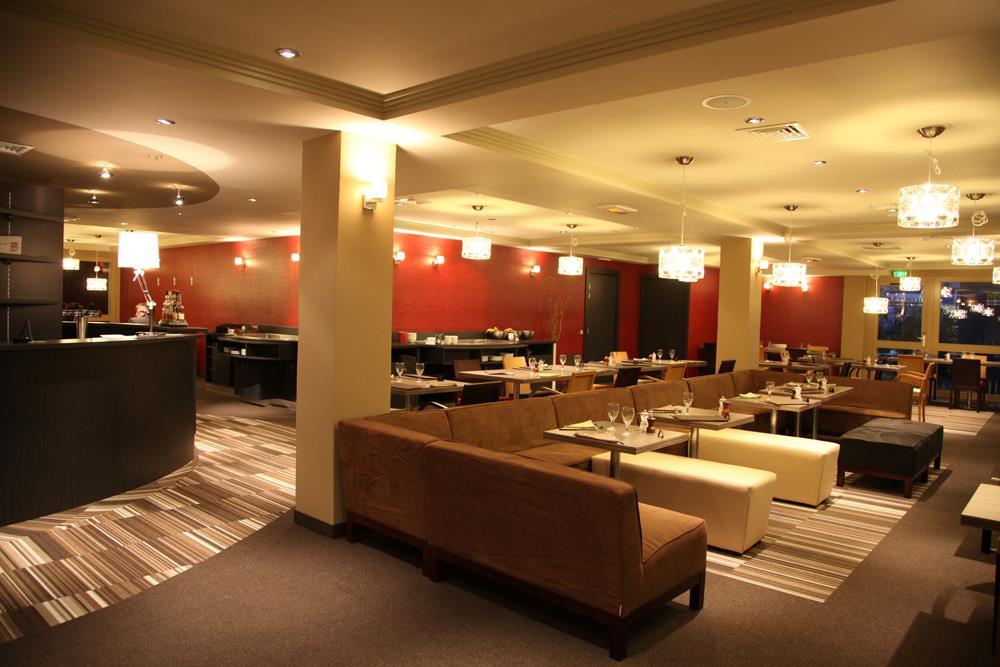 Best Western L'Atelier 117 Мобеж Ресторан фото